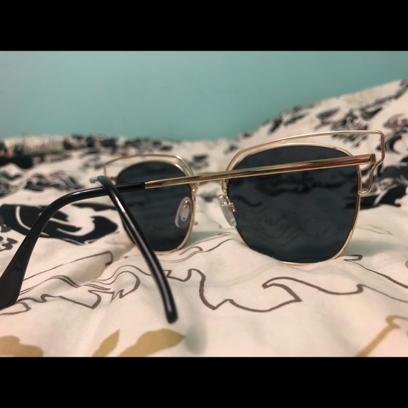 Sunglasses Combo Set! - Picture 7 of 7